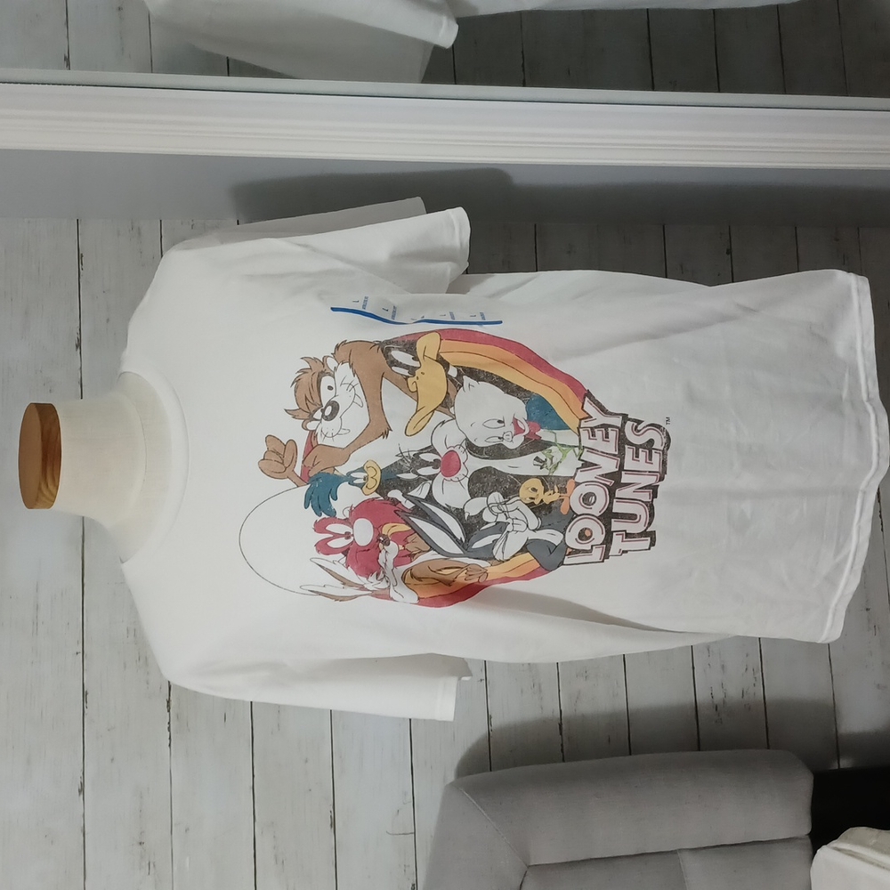 🟢Looney Tunes Unisex Athletic Fit Top Large
